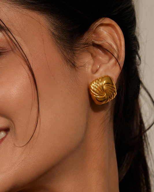 Oro Shell Earrings